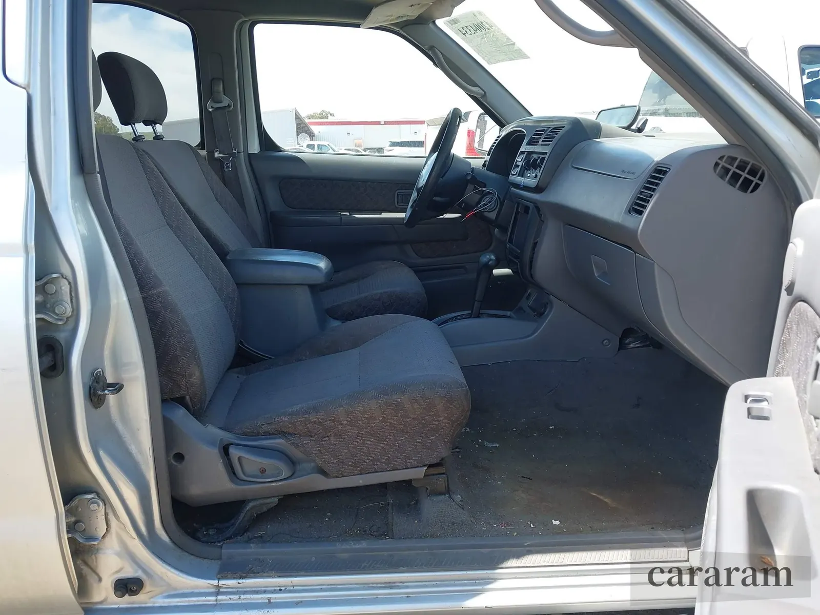 2000 Nissan Xterra XE