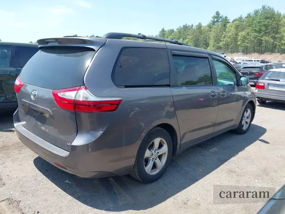 2017 Toyota Sienna LE