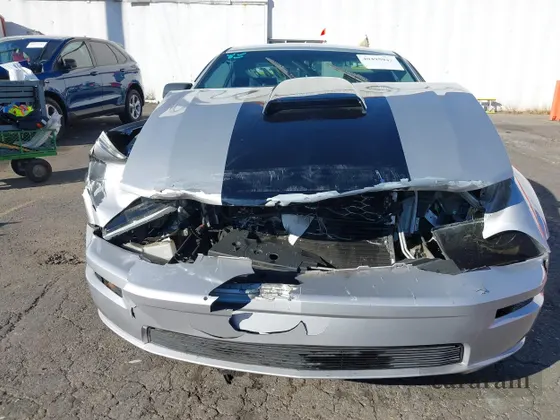 2005 Ford Mustang GT Deluxe