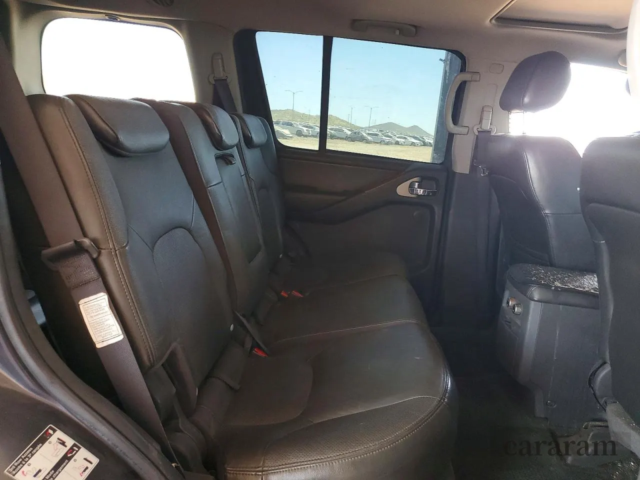 2005 Nissan Pathfinder LE
