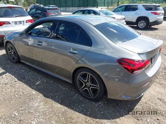 2019 Mercedes-Benz A 220