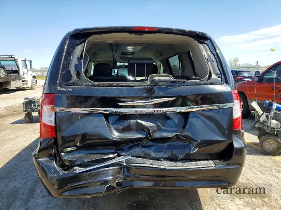 2013 Chrysler Town & Country Touring