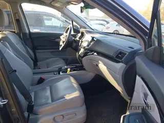 2019 Honda Pilot Touring 7-Passenger