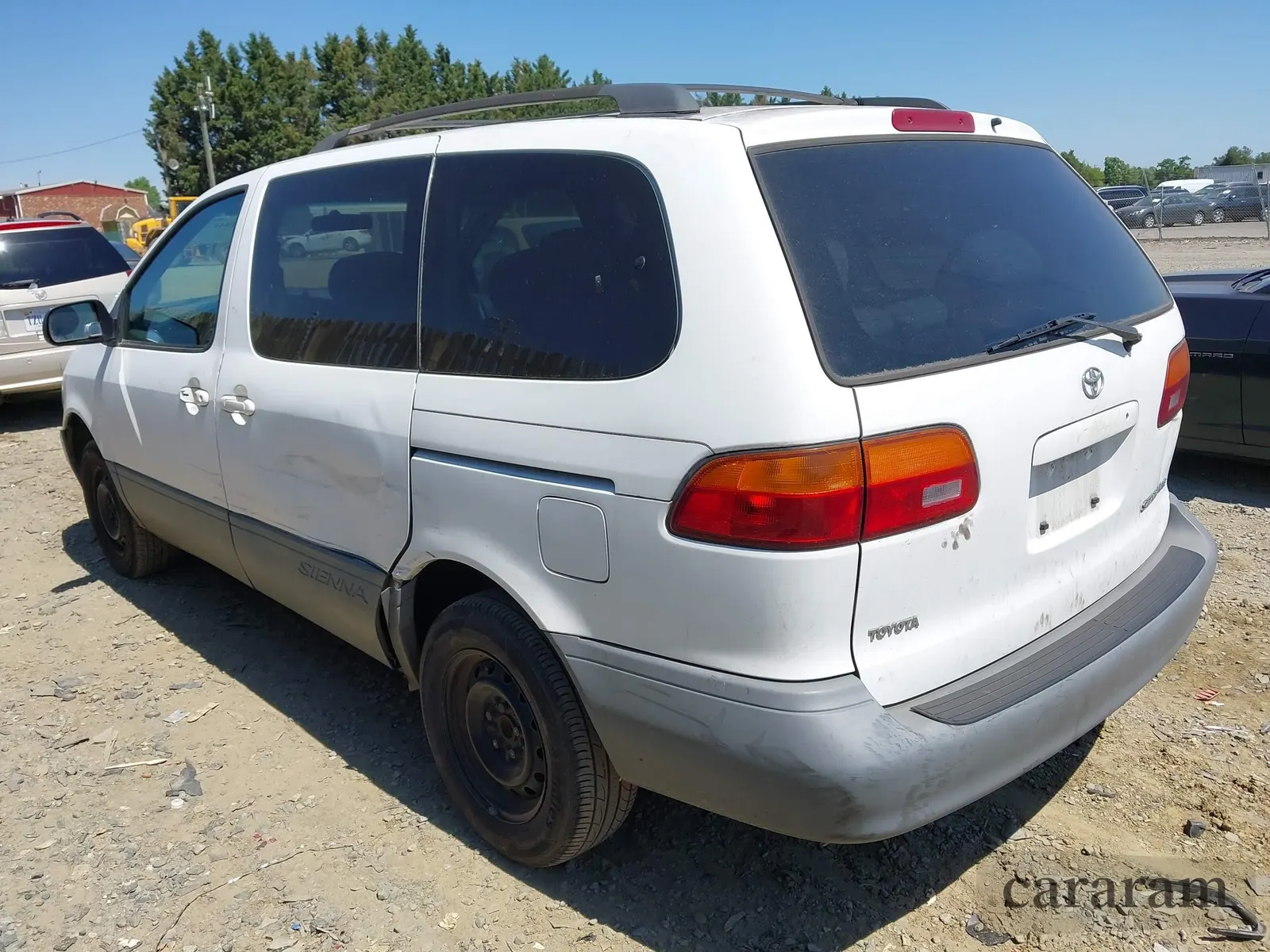2000 Toyota Sienna LE