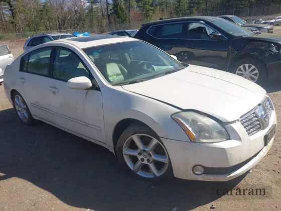 2004 Nissan Maxima SE