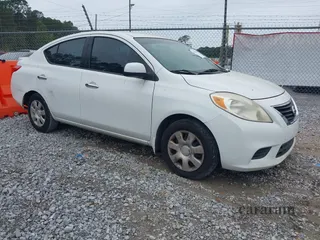 2014 Nissan Versa SV