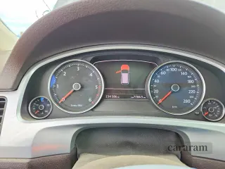 2011 Volkswagen Touareg Sport