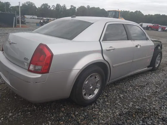 2005 Chrysler 300 Touring