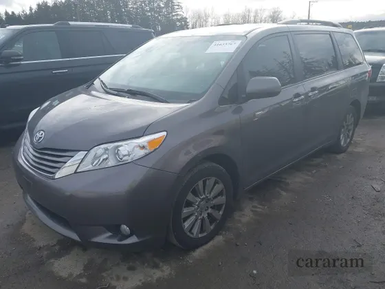 2017 Toyota Sienna XLE