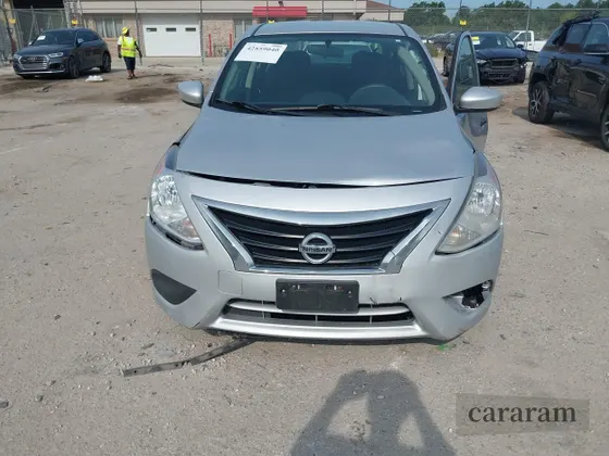 2017 Nissan Versa SV