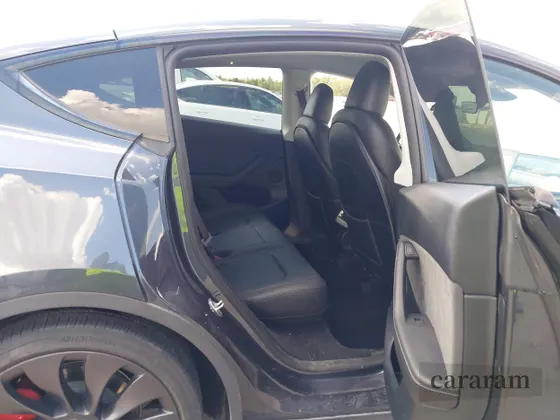 2024 Tesla Model Y Performance