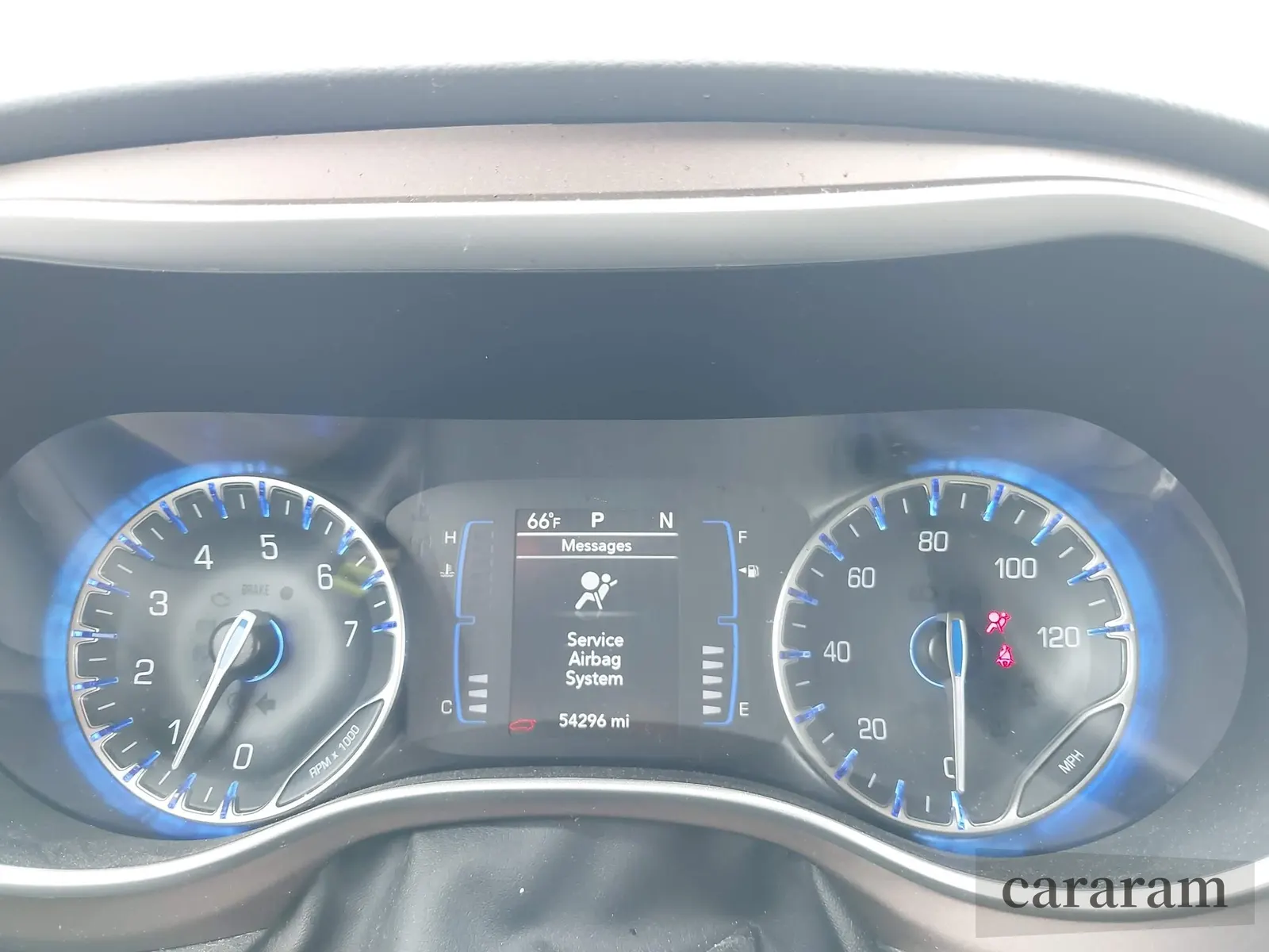 2022 Chrysler Voyager LX