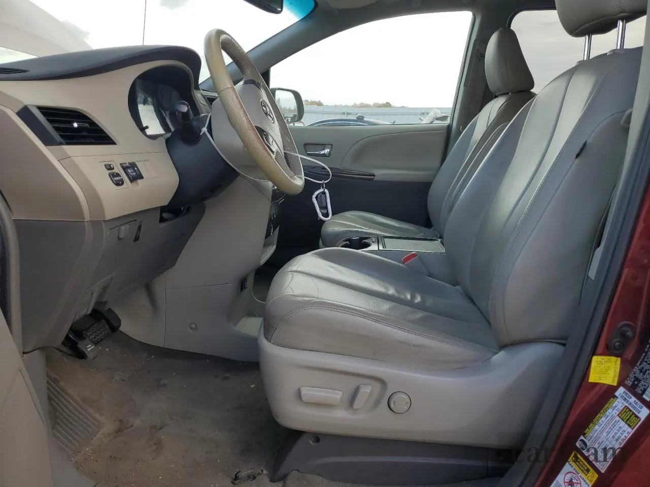 2012 Toyota Sienna XLE AAS