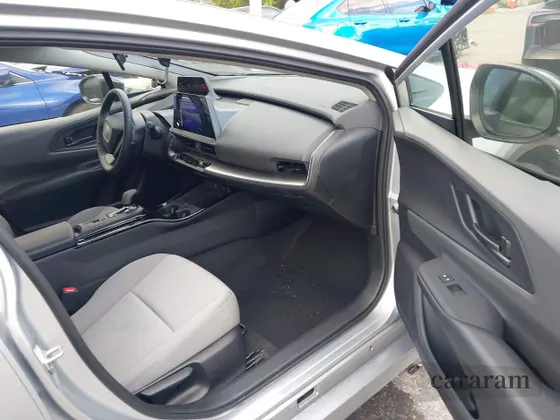 2025 Toyota Prius LE