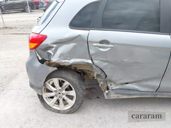 2015 Mitsubishi Outlander ES