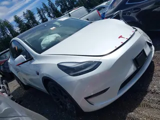 2024 Tesla Model Y Performance