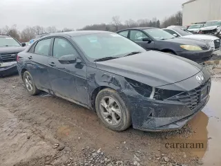 2022 Hyundai Elantra SE