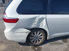 2017 Toyota Sienna XLE Auto Access Seat