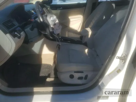 2013 Volkswagen Passat SEL Premium