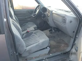 2000 Chevrolet S-10 LS