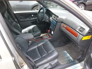 2000 Volvo S70