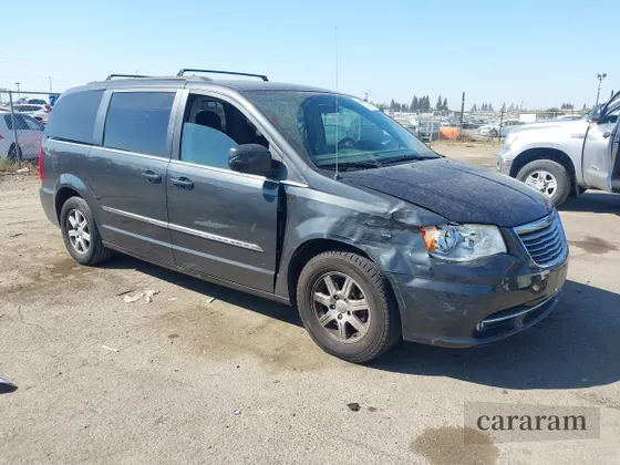 2011 Chrysler Town & Country Touring