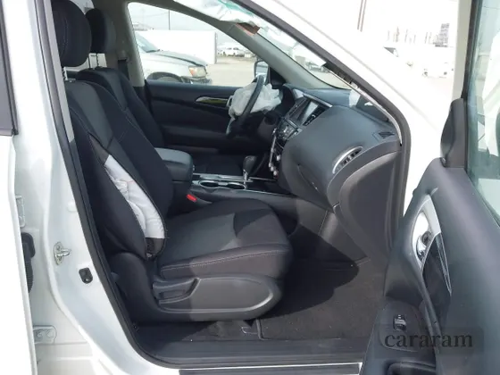 2020 Nissan Pathfinder SV