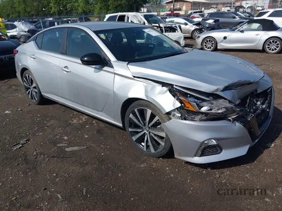 2020 Nissan Altima SR