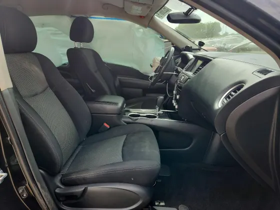 2018 Nissan Pathfinder S