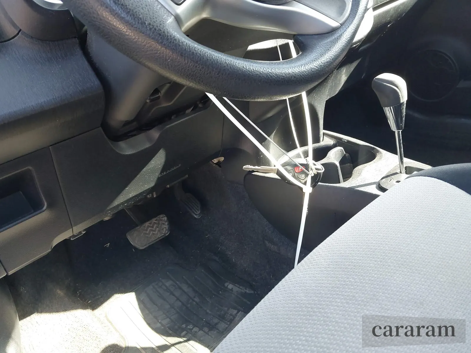 2012 Toyota Yaris L