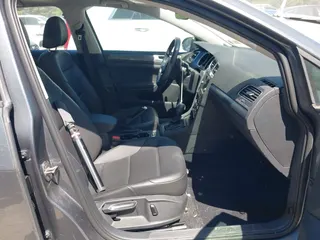 2021 Volkswagen Golf TSI