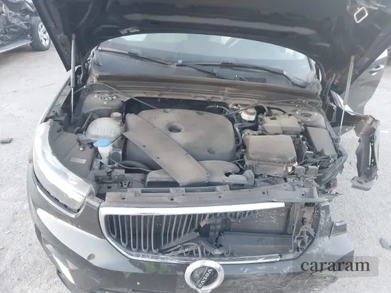 2021 Volvo XC40 Momentum