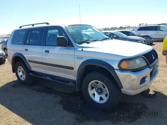 2002 Mitsubishi Montero Sport ES