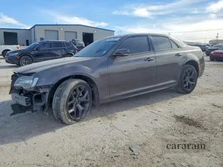 2021 Chrysler 300 Touring L