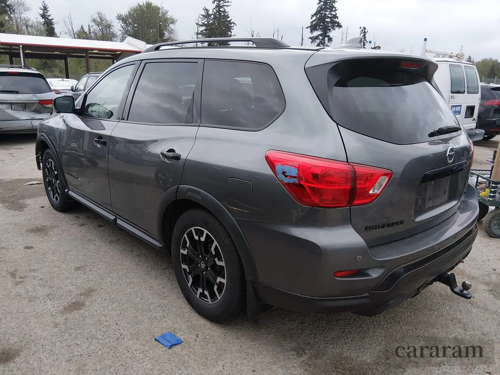 2020 Nissan Pathfinder SL
