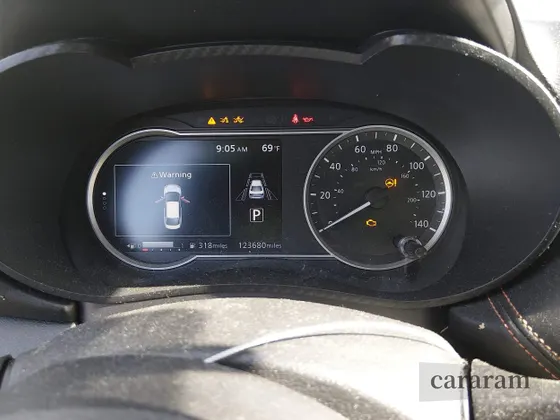 2020 Nissan Versa SR