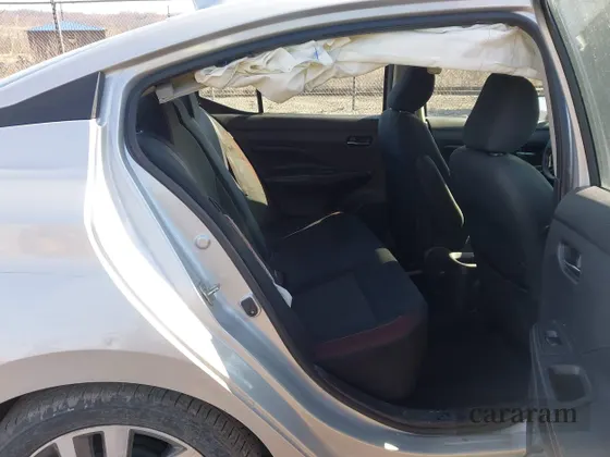 2020 Nissan Versa SR
