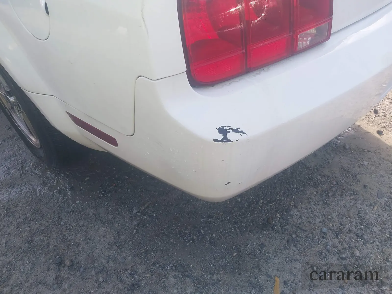 2005 Ford Mustang Deluxe
