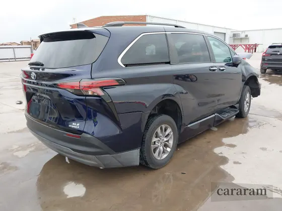 2021 Toyota Sienna XLE
