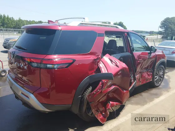 2023 Nissan Pathfinder SL