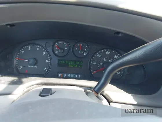 2005 Ford Taurus SE