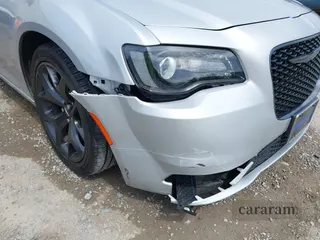 2021 Chrysler 300 Touring L
