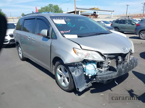 2016 Toyota Sienna LE AAS