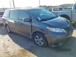 2017 Toyota Sienna LE