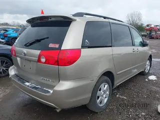 2010 Toyota Sienna LE