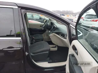 2018 Chrysler Pacifica LX