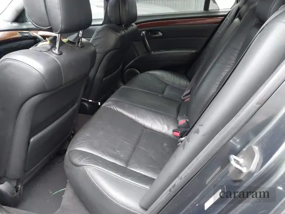 2005 Acura RL