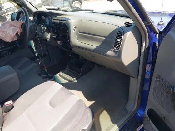 2004 Mazda B-Series DS