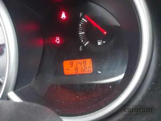 2011 Nissan Versa SL