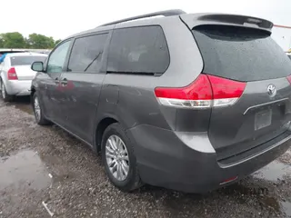 2014 Toyota Sienna XLE